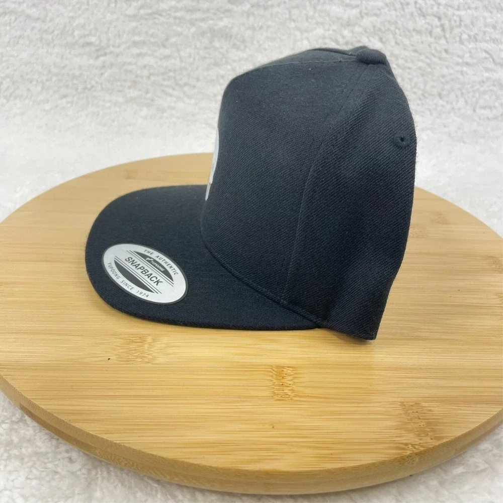 Yupoong Classics Trucker Hat Baseball Cap Black Skull SnapBack - Picture 3 of 8